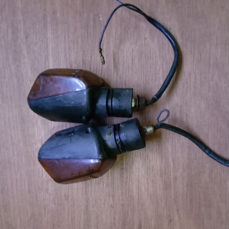 sepasang lampu sein reteng Suzuki RGR 150 sprinter original