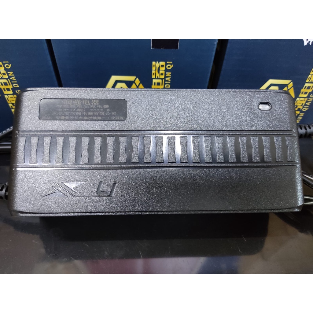 Charger scoter/skuter Listrik litium ion 48volt 2A SLR/3pin bulat