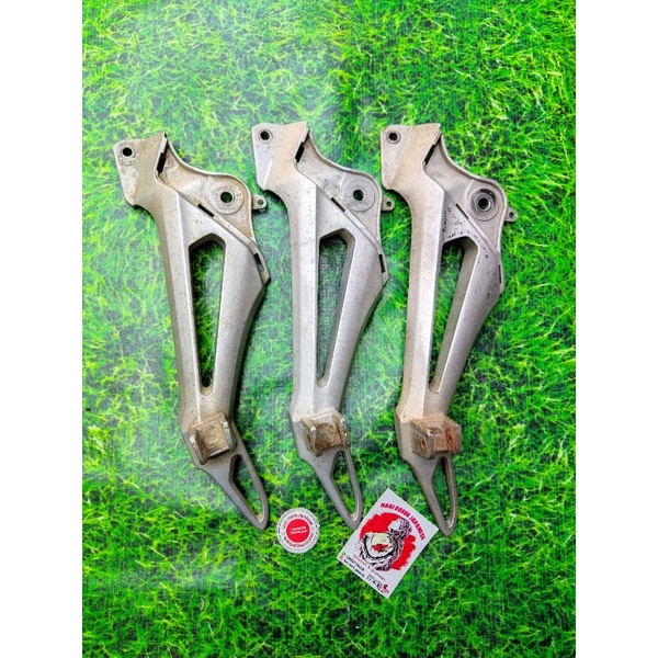 FOSTEP FOOTSTEP BOSTEP BELAKANG KIRI SUPRA X 125 REVO LAMA ORIGINAL