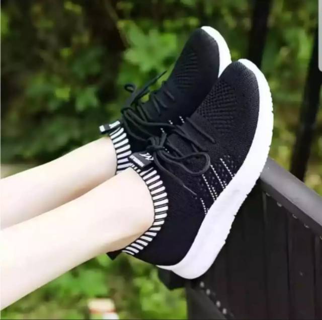 sepatu wanita sneakers fashion slip on Venom Tali