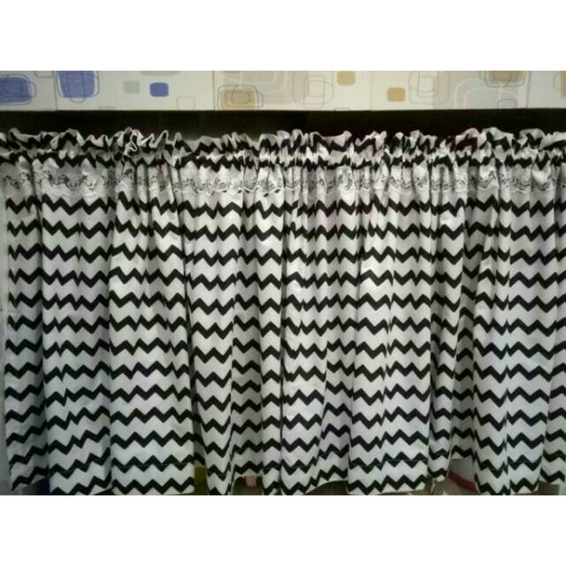 Gorden bawah kompor/Gorden kolong dapur/Gorden meja dapur bahan katun panca motif zigzag hitam renda