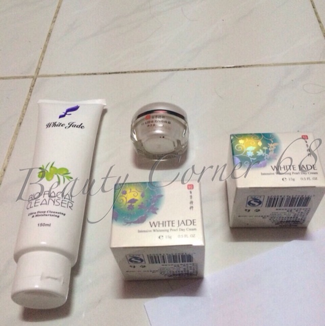 Cream White Jade 1set