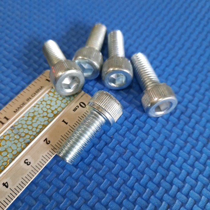 baut L6 2cm putih