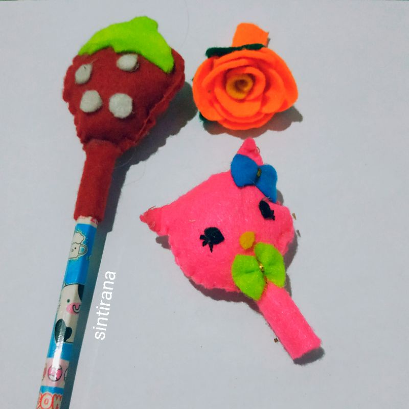 

Pensil Karakter Hiasan Flanel Lucu
