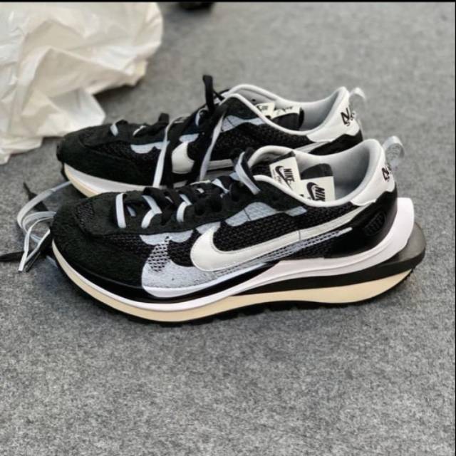PEGASUS VAPORFLY x SACAI \