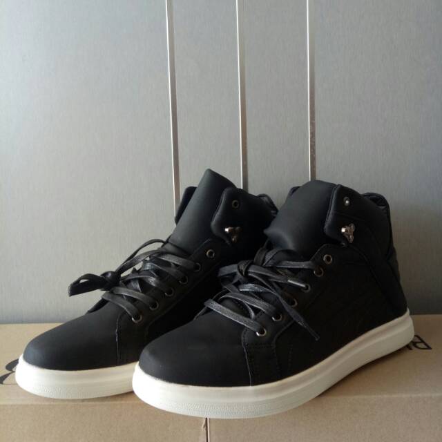 Sepatu  Casual Pria Hitam Tali Sepatu Sekolah Kuliah Keren