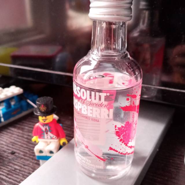 

Miniature singapore absolut