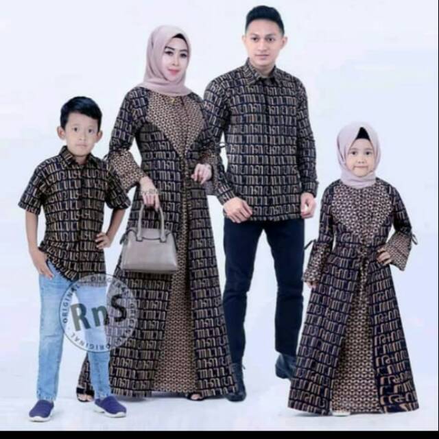 Couple  keluarga  motif aksara jawa