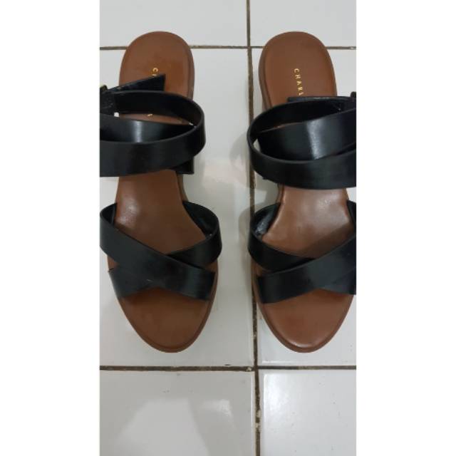 Preloved sepatu charles & keith