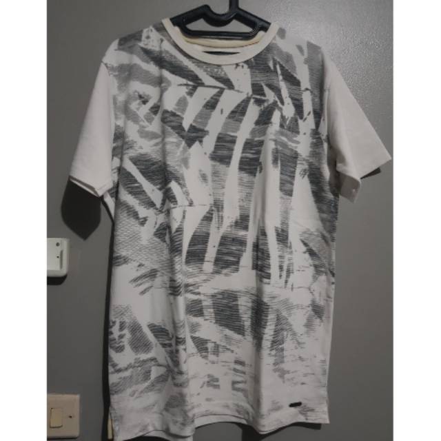 Preloved Kaos Pria Hush Puppies