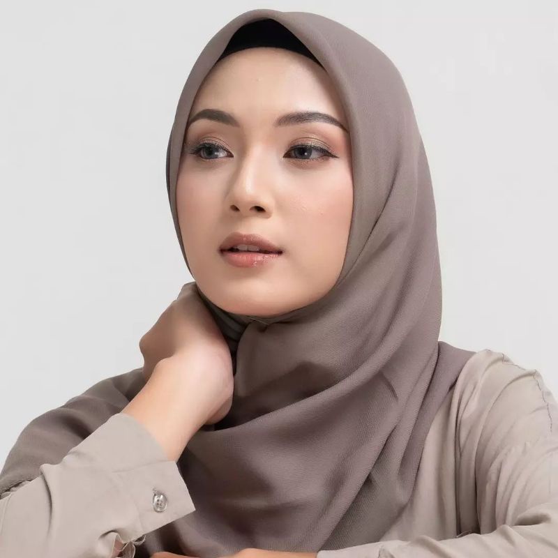 Basic Hijab Segi empat Pollycotton | Hijab Segi Empat Bella Square