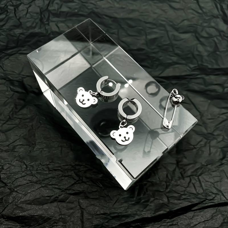 Earrings Simple Bear Pendant Does Not Fade