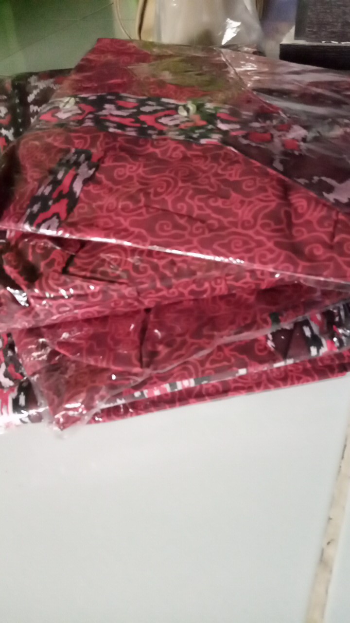 Batik Couple Keluarga Original Uzla Collection Motif Megamendung Merah