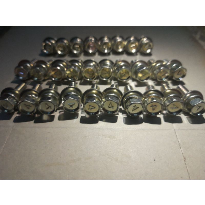 baut hardtop k12 jok belakang original