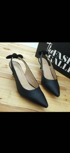 (62 UL).. Heels divi ND 17