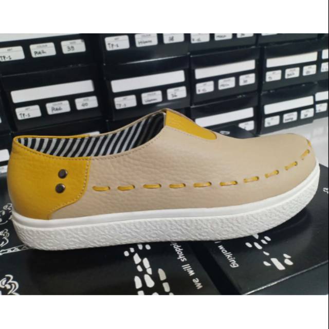 SEPATU WANITA KULIT ASLI //sepatu sneakers // SEPATU CEWEK//SEPATUTERBARU