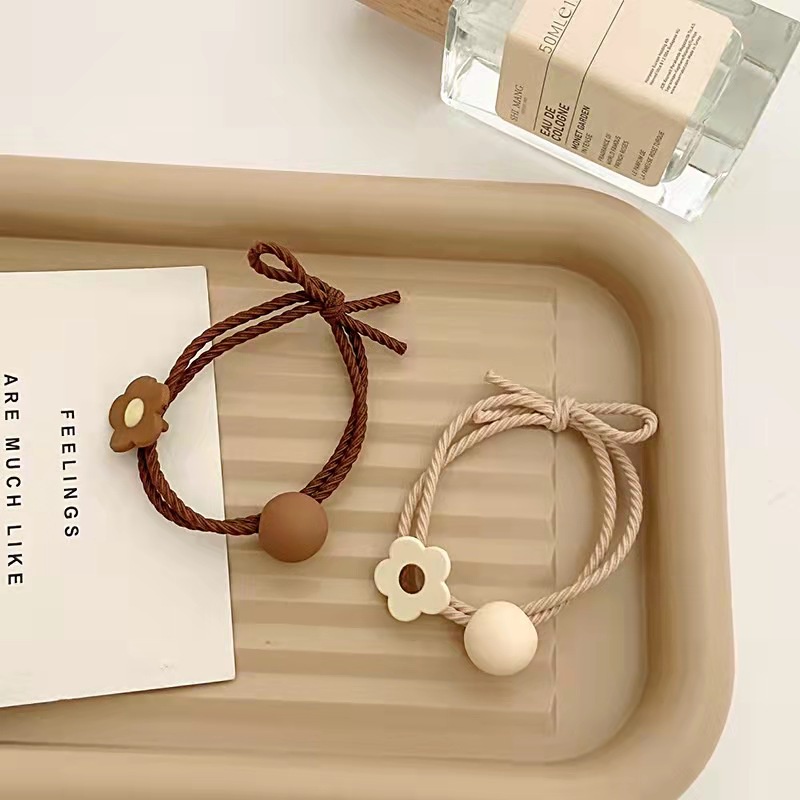 Ikat Rambut Wanita Fashion Motif Bunga Tunggal - Srunchie Bunga