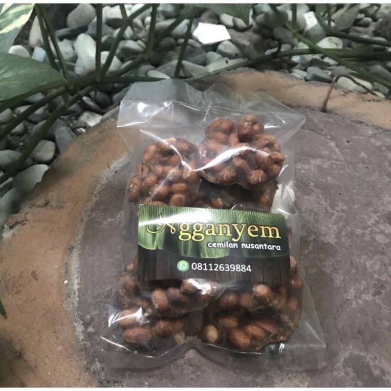 

Ampyang kacang isi 8biji