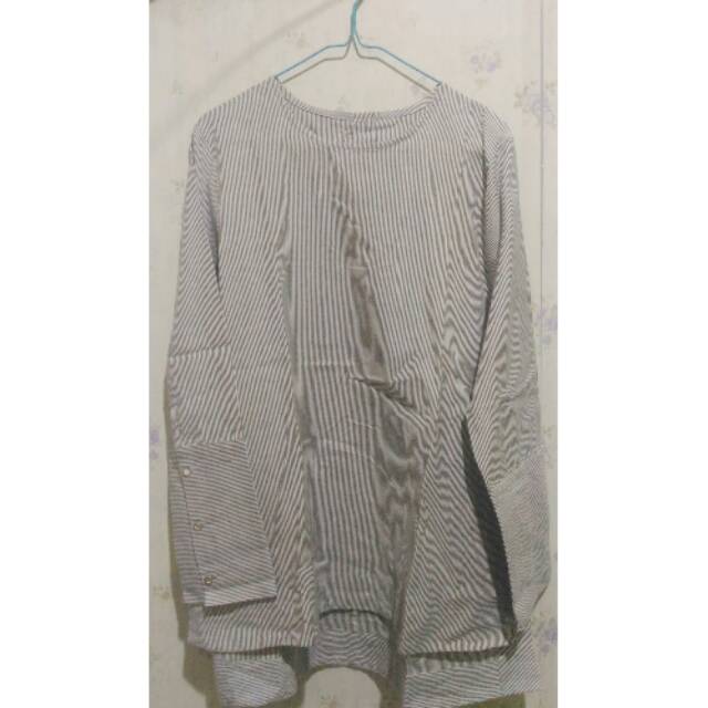 Preloved bekas pakai Atasan wanita stripe