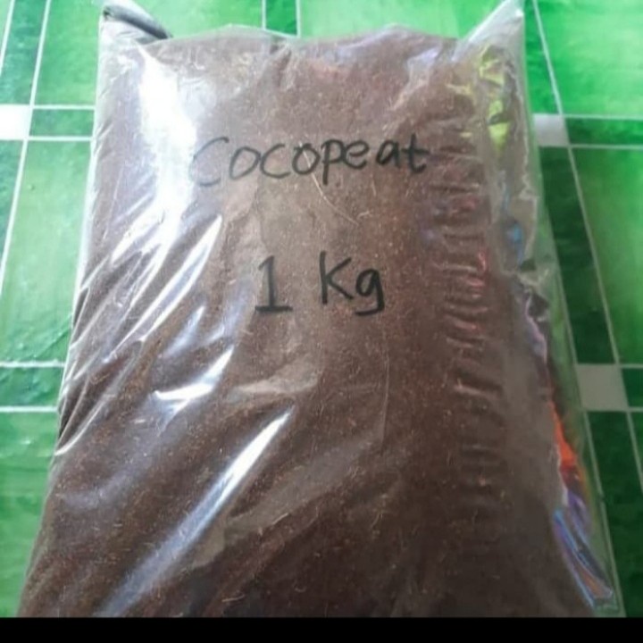 cocopeat /kokopit murni 1 kg - Sabut Serabut Kelapa Bubuk Murni Pupuk Media Tanam - Serbuk cocopeat - Kokopit media tanam - Media tanam kokopit - Kokopit untuk media cangkok - Pengganti media tanah - Pengganti tanah untuk tanaman - Pengganti tanah