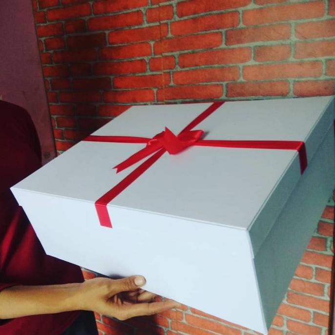 

[COD] kotak kado BESAR/ giftbox/boxsouvenir/45x35x15cm/putih/BERPITA [COD]