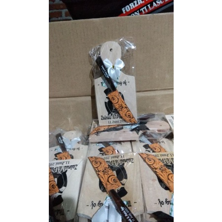 souvenir talenan kayu+pisau kemas plastik