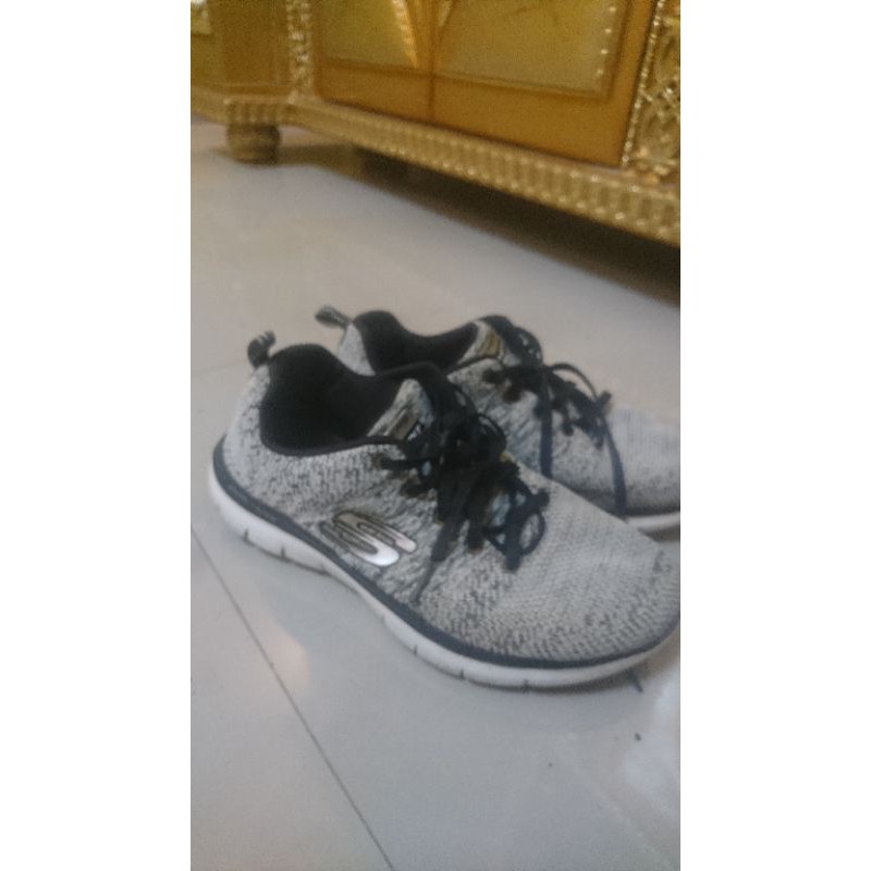 preloved skechers sport