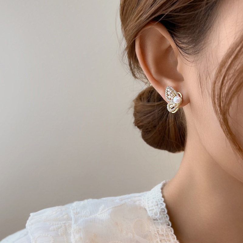 Anting Kupu-Kupu Mutiara Berlian Berkilau Tiga Dimensi Aksesoris fashion Korea Wanita