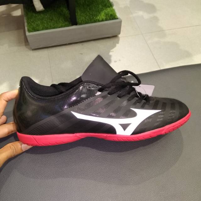 Sepatu futsal mizuno rebula v4 original