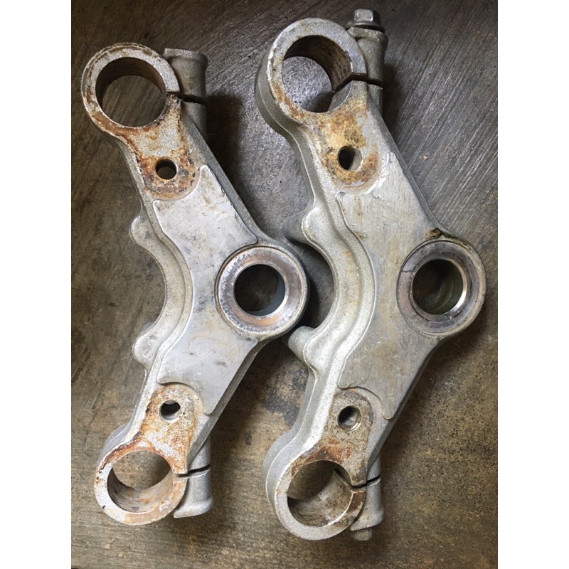 Segitiga Atas T Atas Satria FU Original