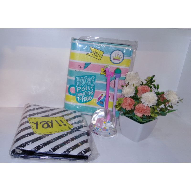 

Binder Rumah Warna