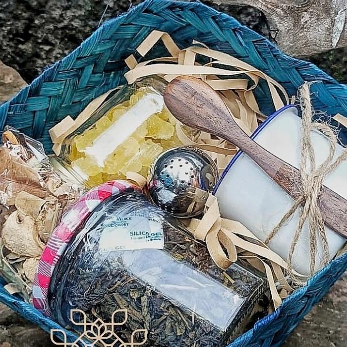 

Sale!!! Hampers Lebaran Teh Khas Solo - Paling Diminati
