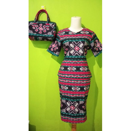 setelan wanita etnik atasan rok pendek dan tas etnik
