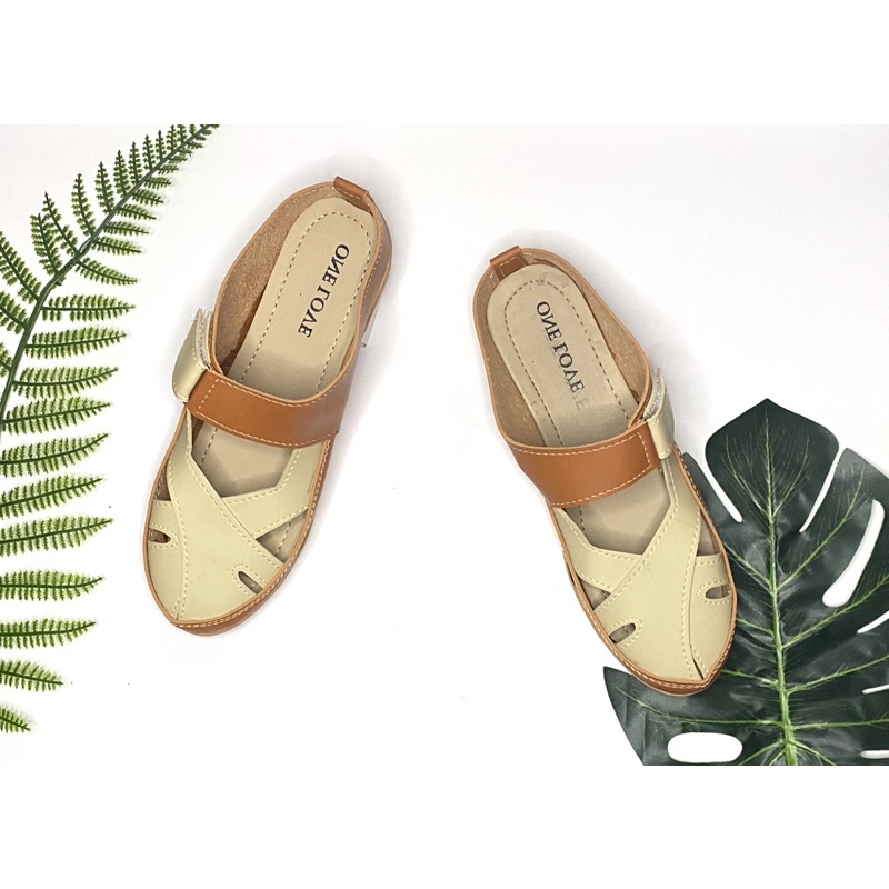Sandal Jepit Wanita Kekinian Sandal Wanita Wanita Terbaru Sandal Wanita Elegan Simple Sandal Wanita Murah Sandal Korea Sandal Import