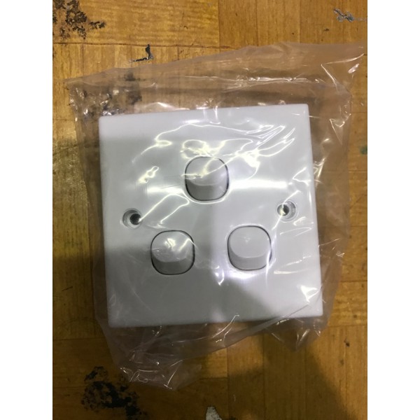 Saklar - Perlengkapan Listrik - Saklar Broco Saklar Triple Clipsal Classic Produk Terbaik