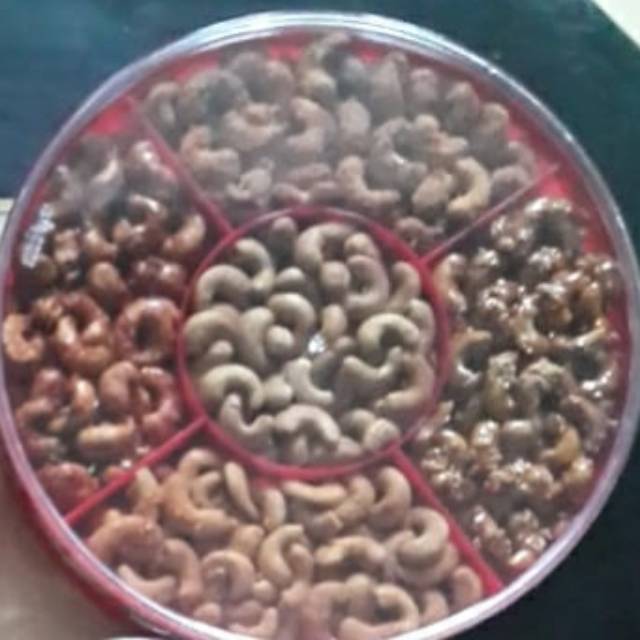 

Kacang Mede 5 Rasa Full toples 1 kg