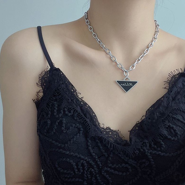 kalung segitiga milan black triangle necklace jka245(2D2)