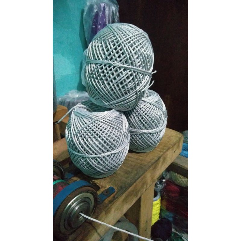 BENANG RAJUT POLY DOFF D27 (TIDAK KILAP) WARNA SILVER