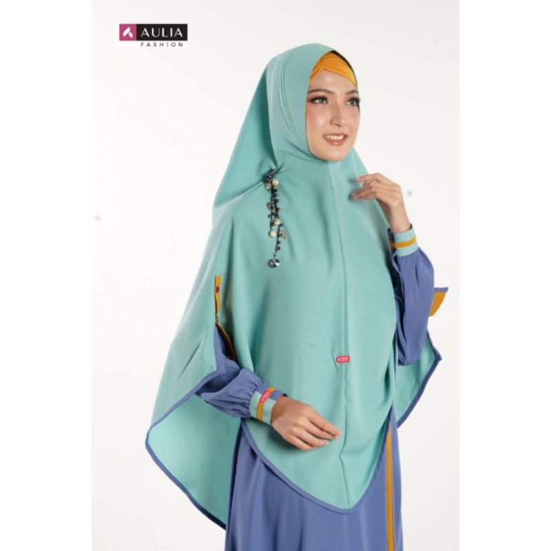 Aulia Launa babylone blue mint