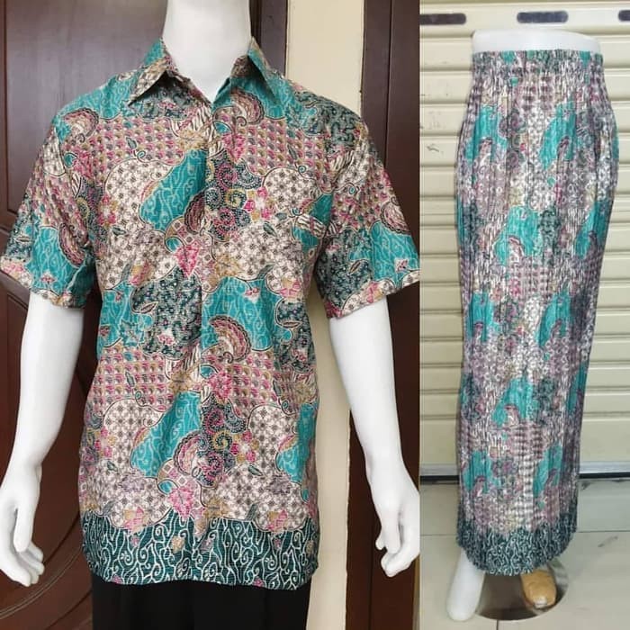 Couple batik lengan pendek dan rok plisket batik fashion terkini