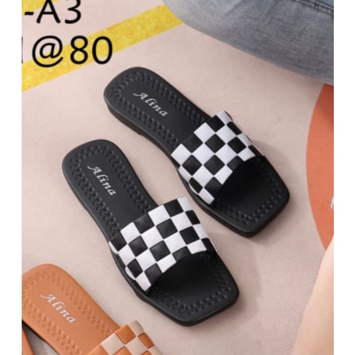 Sendal slop wanita terbaru inport motif catur nyaman.sandal jelly perempuan kekinian  2022 empuk.