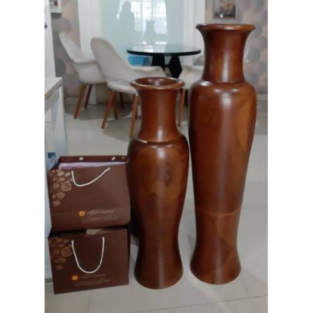 Vas bunga kayu Jati tinggi 100 cm