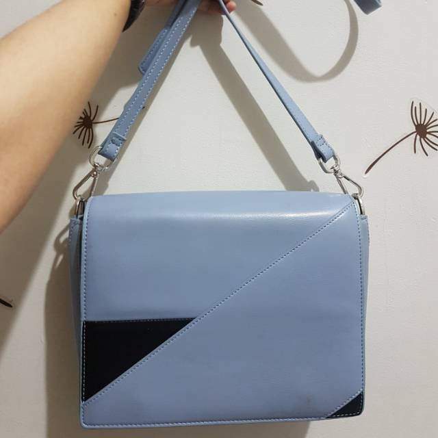 Preloved Tas Pedro Biru Ori Counter