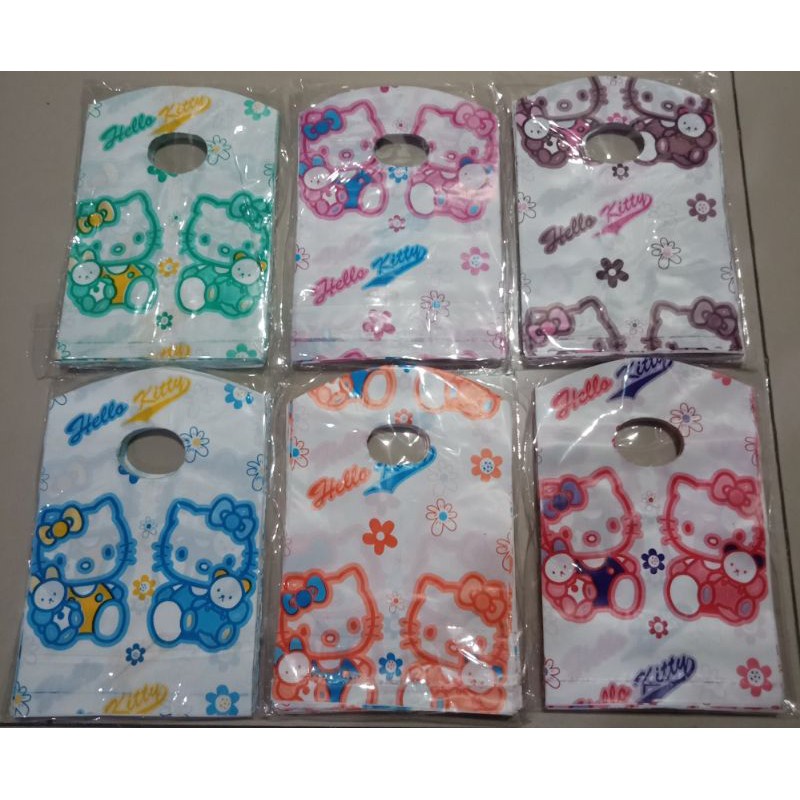 

Plastik Oval Uk 10x15 Motif Hello Kitty Isi 100lbr(KING SEVEN)