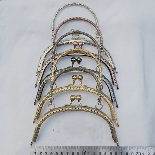 [IMPORT] Vintage Mengukir Pola DIY Logam Tas Gesper Mulut Aksesoris Emas Bingkai Dompet 4 Pcs/lot