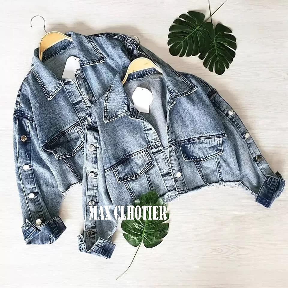 Jaket Crop Jeans Wanita Model Lengan Kancing