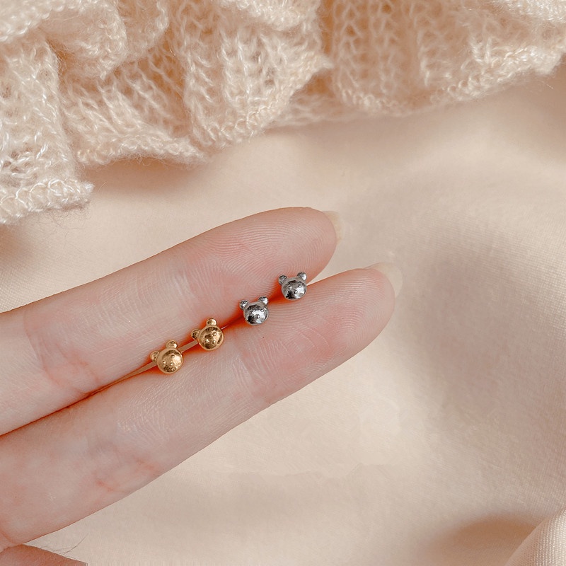 1 Pasang Anting Stud Desain Beruang Kecil Bahan S925 Silver Anti Alergi Gaya Korea Untuk Wanita