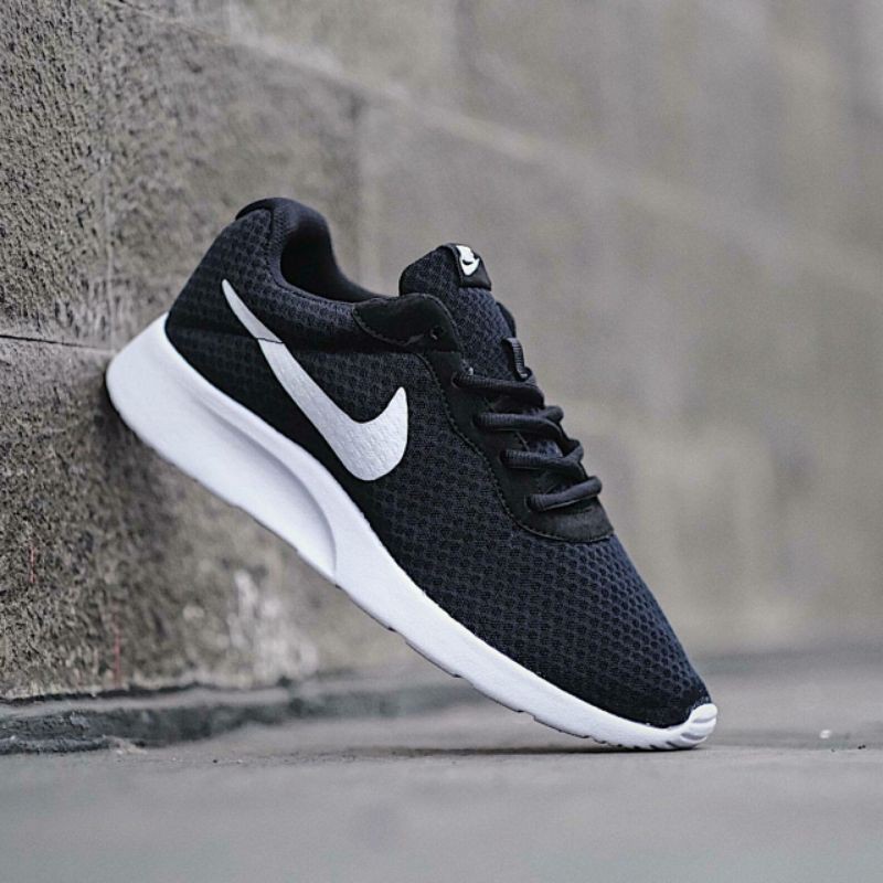 nike tanjun junior black