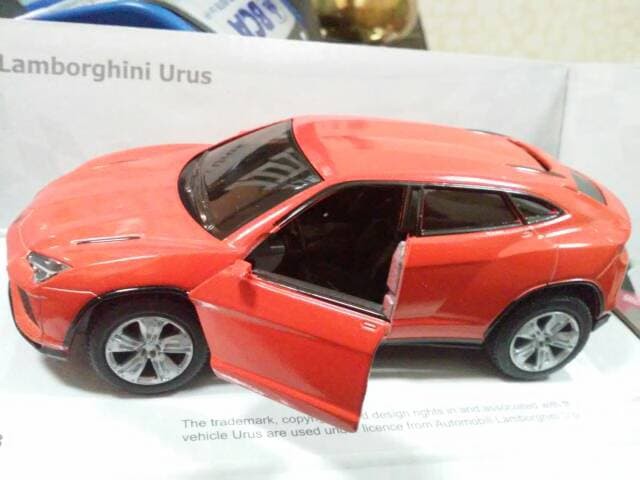 kinsmart Lamborghini Urus Skala 1:38 Orange