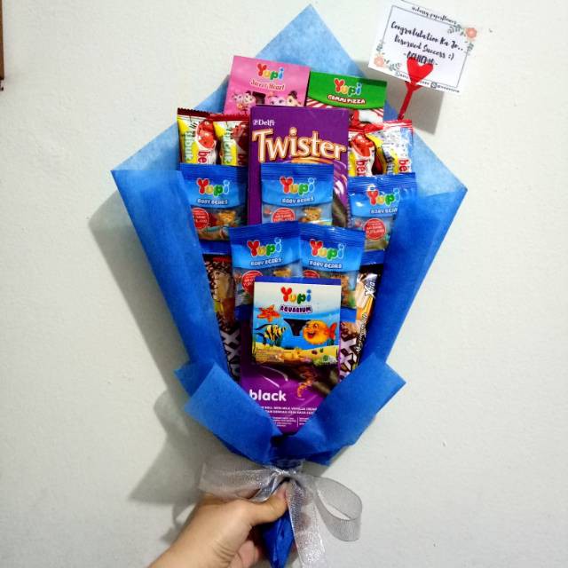 

Snack Bouquet / Bucket Buket Snack Makanan / Kado Ulang Tahun / Wisuda / Sidang Skripsi
